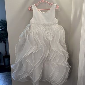 Brand new Alfred Angelo flower girl/communion dress size 5